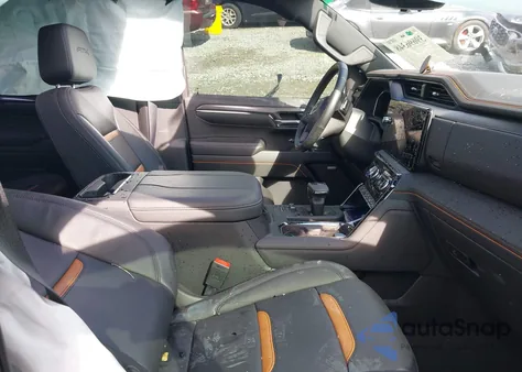 2023 GMC Sierra 1500 At4 из США, поврежденный, VIN 3GTUUEE81PG241606